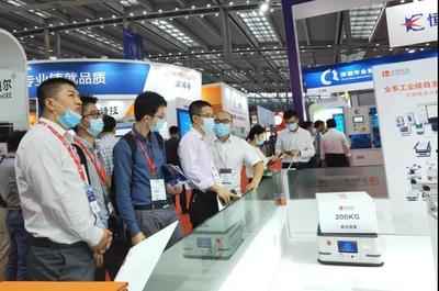 聚焦面板智造未來，迦智科技攜創(chuàng)新工業(yè)物流方案閃耀C-Touch